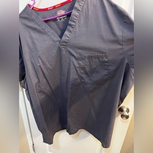 Dickies Gray scrub top size 5x. Only wore a couple times!